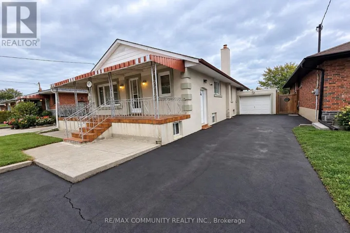 93 WARINGSTOWN DRIVE, Toronto (Wexford-Maryvale), Ontario M1R4H5