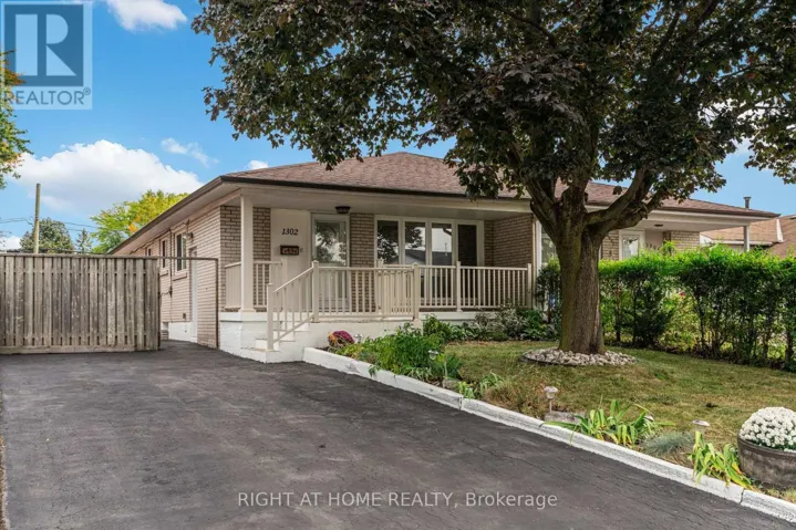 1302 REDBANK CRESCENT, Oakville (CP College Park), Ontario L6H1Y5