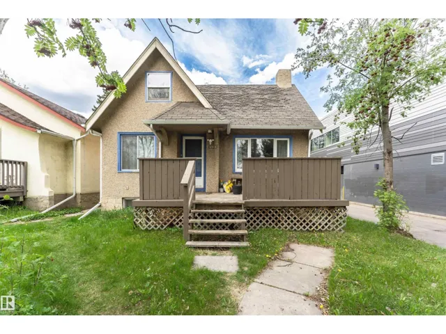 10918 84 AV NW, Edmonton, Alberta T6G0V4