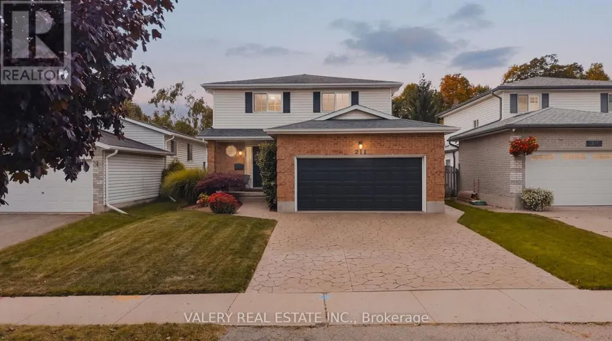 211 EASTFOREST TRAIL, Kitchener, Ontario N2N3E8