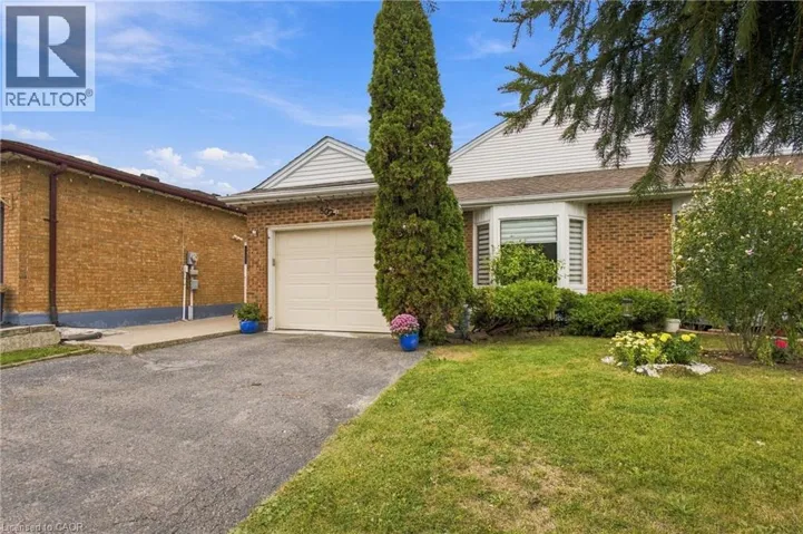 802 STRASBURG Road, Kitchener, Ontario N2E2Y3