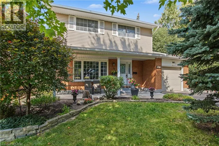 111 MACGREGOR Crescent, Waterloo, Ontario N2J3X1