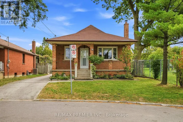 1 MAYO DRIVE, Toronto (Rustic), Ontario M6L2X1