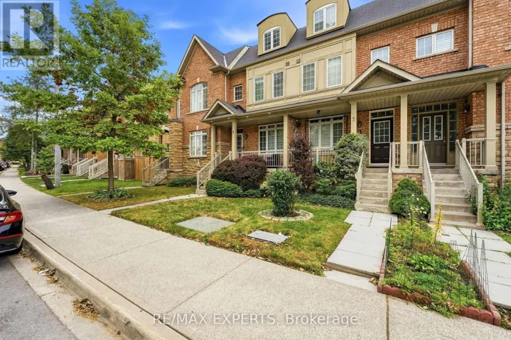 5 PARROTTA DRIVE, Toronto (Humberlea-Pelmo Park), Ontario M9M0B4