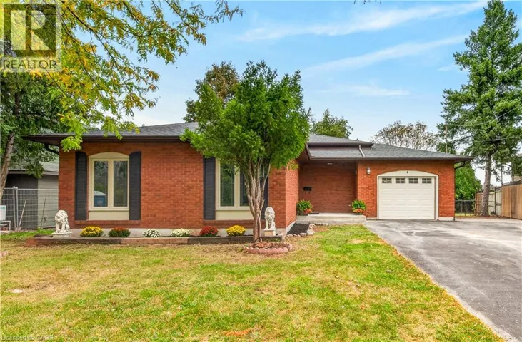 4 WOODCREST Drive, Grimsby, Ontario L3M1C4