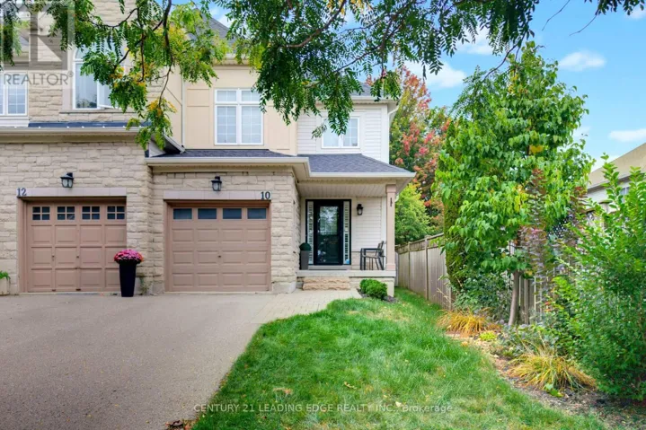 10 DODDS SQUARE, Clarington (Bowmanville), Ontario L1C5N1