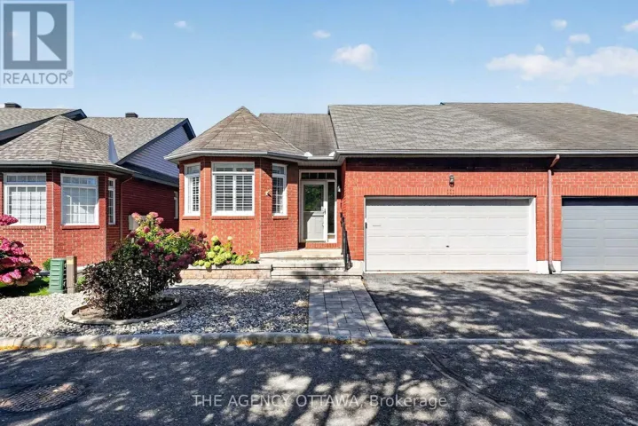 111 BARTLETT PRIVATE, Ottawa, Ontario K1V2A9