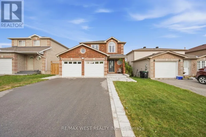 11 AMBLER BAY, Barrie (Georgian Drive), Ontario L4M7A4