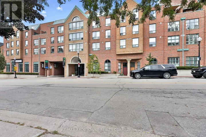 211 - 221 ROBINSON STREET, Oakville (OO Old Oakville), Ontario L6J7N9