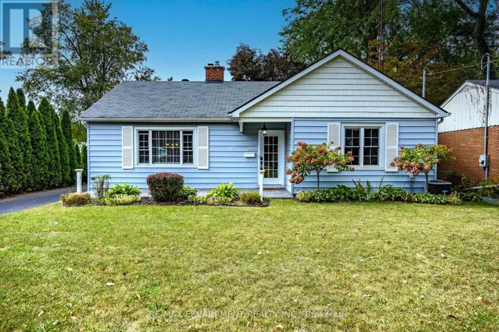 30 GIBSON DRIVE, Norfolk (Simcoe), Ontario N3Y3L3
