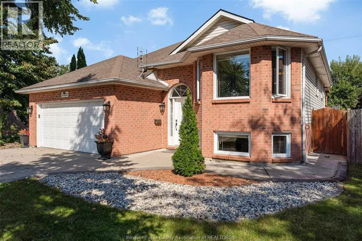 2222 LONGFELLOW AVENUE, Windsor, Ontario N9B3J8