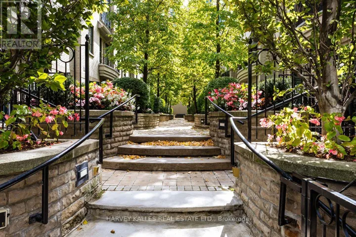 TH 9 - 1 BAXTER STREET, Toronto (Rosedale-Moore Park), Ontario M4W3W1