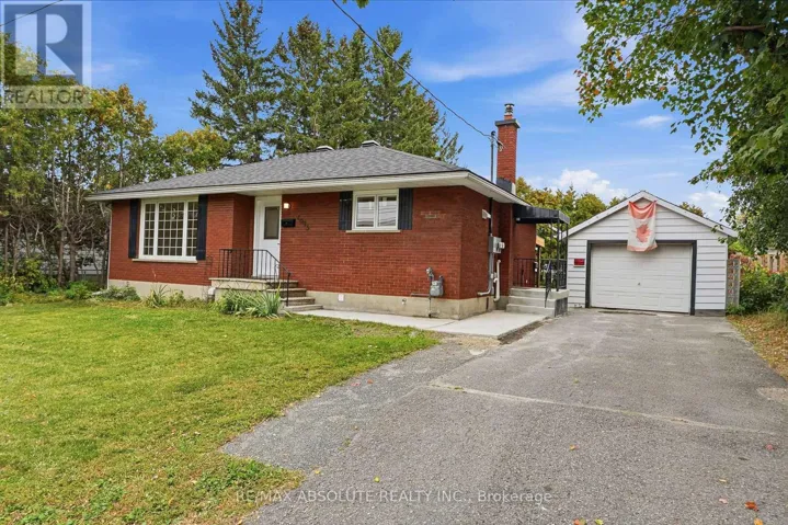 1095 KENASTON STREET, Ottawa, Ontario K1B3P4
