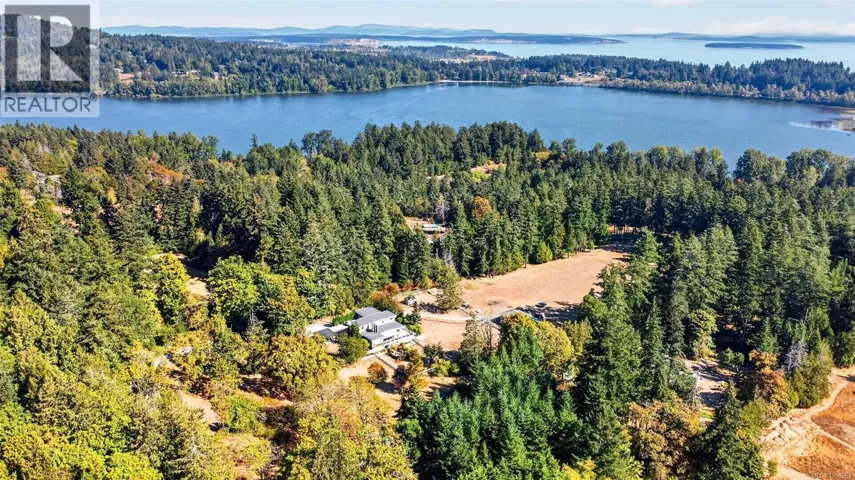 5209 Old West Saanich Rd, Saanich, British Columbia V8X3X1