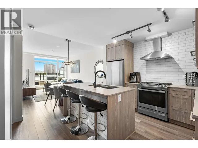 1013 QUEBEC STREET, New Westminster, British Columbia V3M0M3