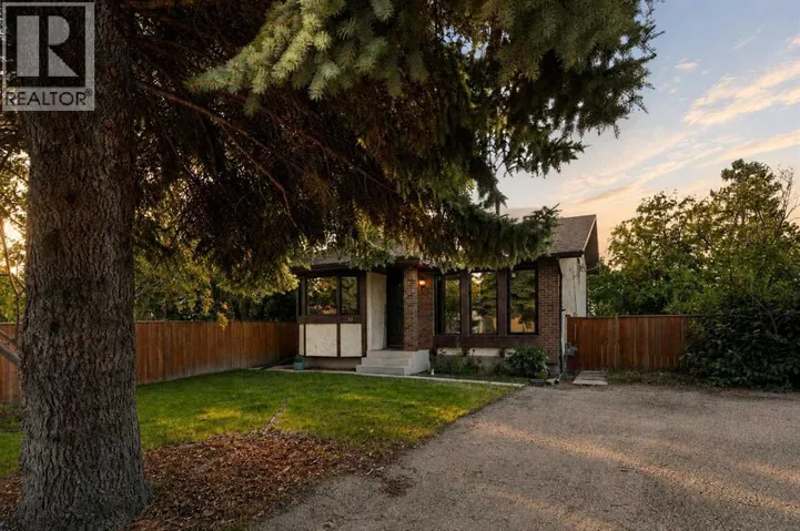 13 Spruce Drive, Lacombe, Alberta T4L1V2