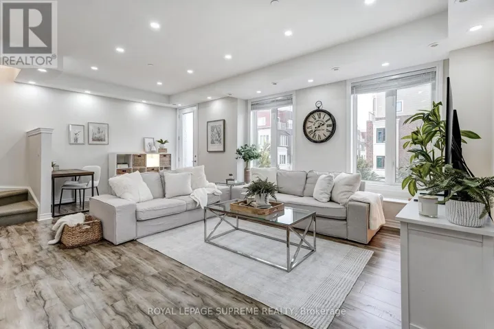 36 - 70 EASTWOOD PARK GARDEN, Toronto (Long Branch), Ontario M8W0B2