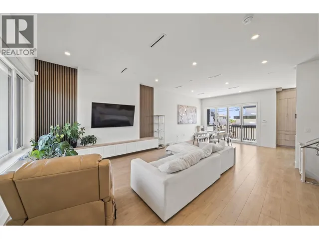 742 E 58TH AVENUE, Vancouver, British Columbia V5X1W3
