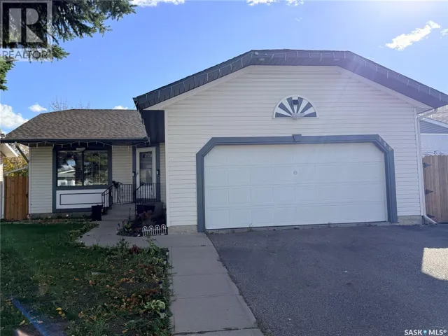 119 Hall CRESCENT, Saskatoon, Saskatchewan S7L7G7