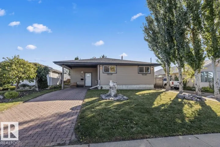 8907 136 AV NW, Edmonton, Alberta T5E1V5