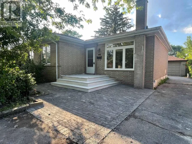 MAIN FLOOR - 116 CARTIER CRESCENT, Richmond Hill (Crosby), Ontario L4C2N6