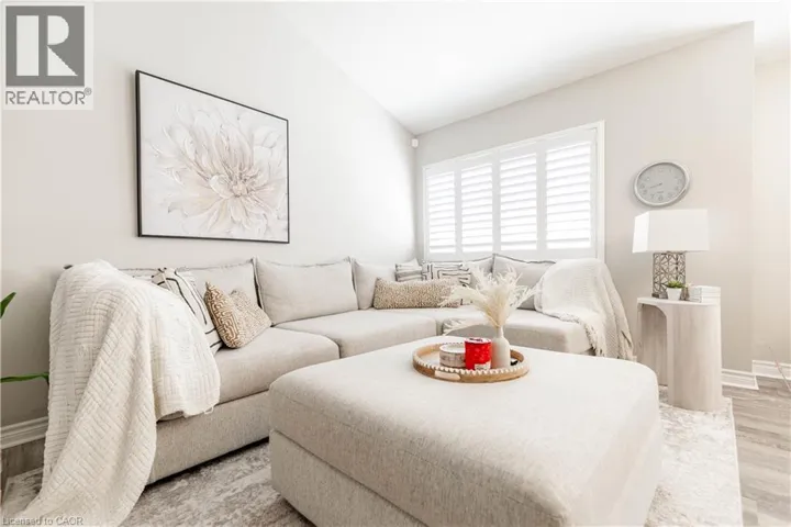 82 OVERLEA Drive, Kitchener, Ontario N2M1T1