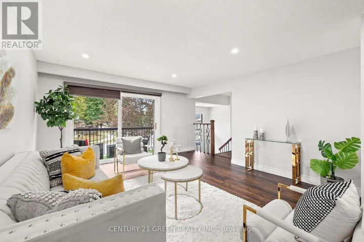 15 LADY STEWART BOULEVARD, Brampton (Westgate), Ontario L6S3Y2