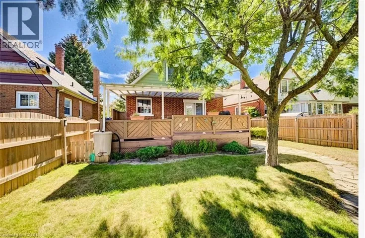 208 ARNOLD Street, Kitchener, Ontario N2H6E7