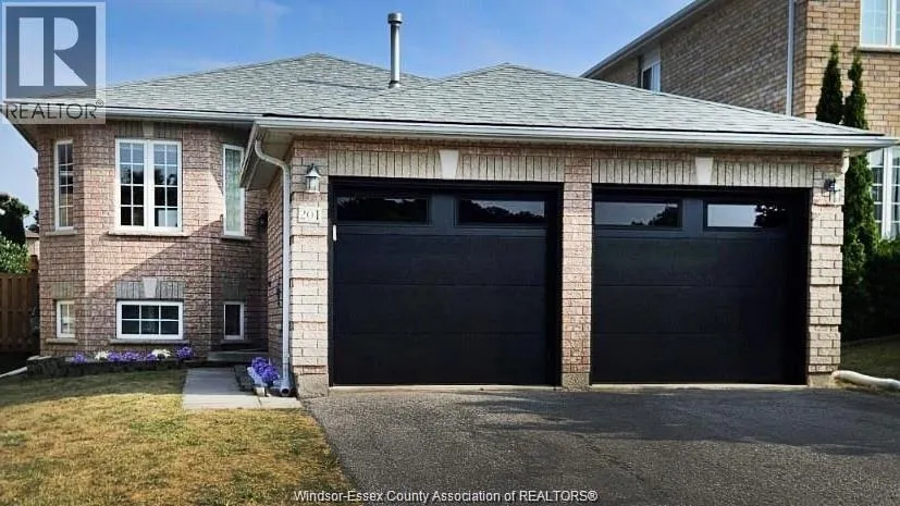 201 Hanmer STREET East, Barrie, Ontario L4M6W7