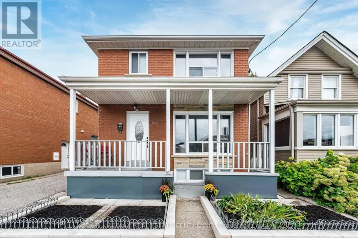 665 JANE STREET, Toronto (Rockcliffe-Smythe), Ontario M6N4A6