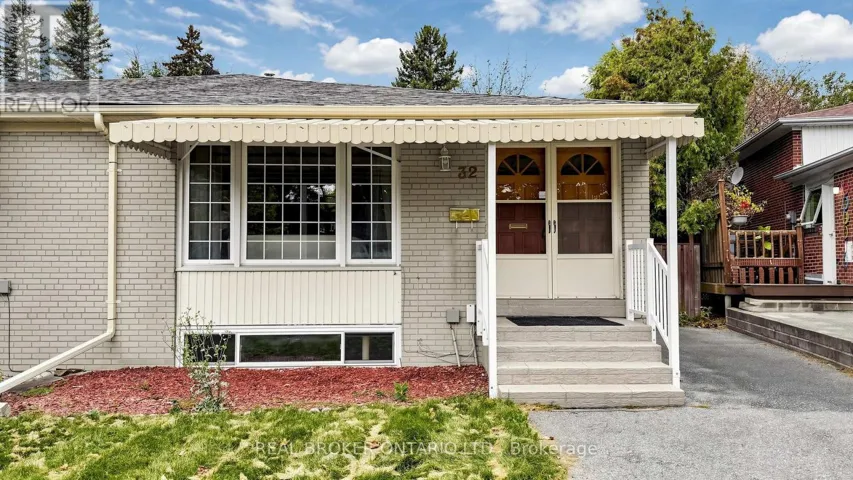32 CAIRNSIDE CRESCENT, Toronto (Pleasant View), Ontario M2J3M8