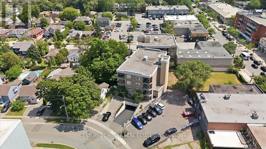 102 - 70 STEWART STREET, Oakville (CO Central), Ontario L6K1X5