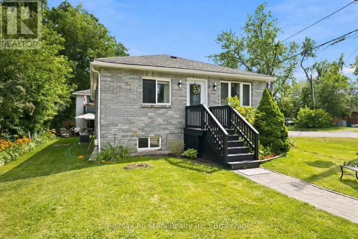 1 MAPLE GROVE STREET, Whitchurch-Stouffville, Ontario L4A7X3