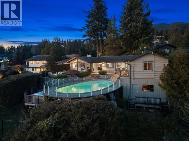 4570 WOODGREEN COURT, West Vancouver, British Columbia V7S2V7