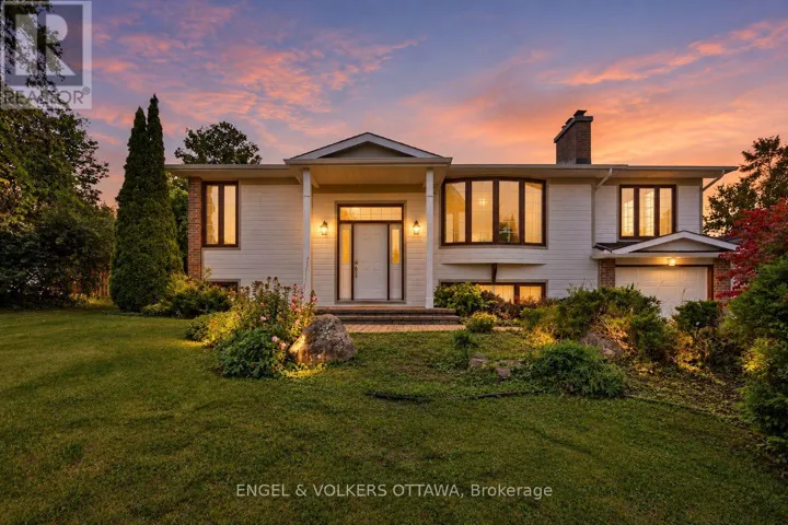 5293 MCLEAN CRESCENT, Ottawa, Ontario K4M1G1
