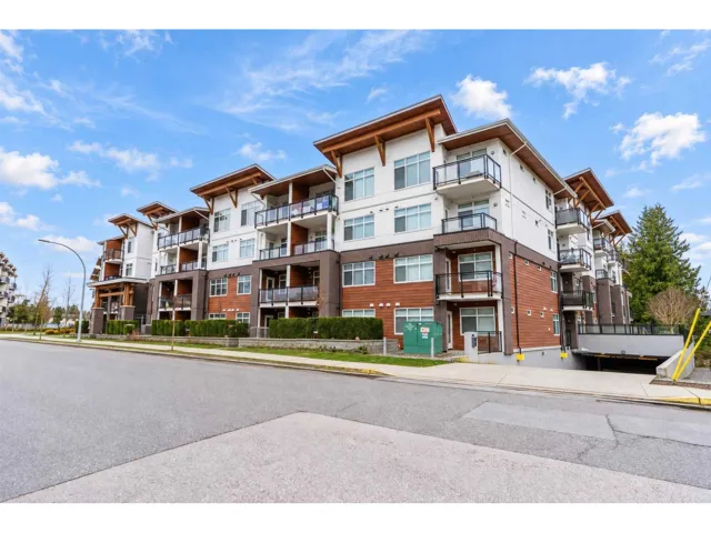 432 5415 BRYDON CRESCENT, Langley, British Columbia V3A4A3