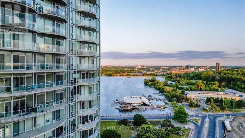 703 - 805 CARLING AVENUE, Ottawa, Ontario K1S5W9