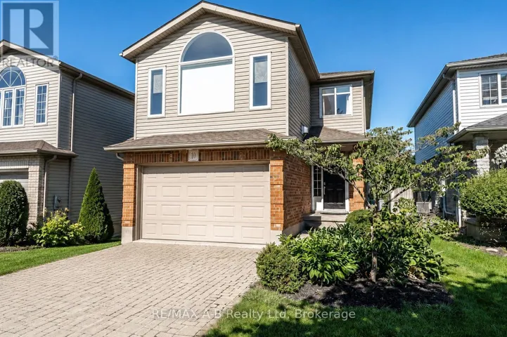 10 BUCKINGHAM DRIVE, Stratford, Ontario N5A7Z9
