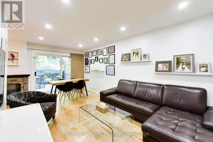 3 - 46 THREE VALLEYS DRIVE, Toronto (Parkwoods-Donalda), Ontario M3A3B5