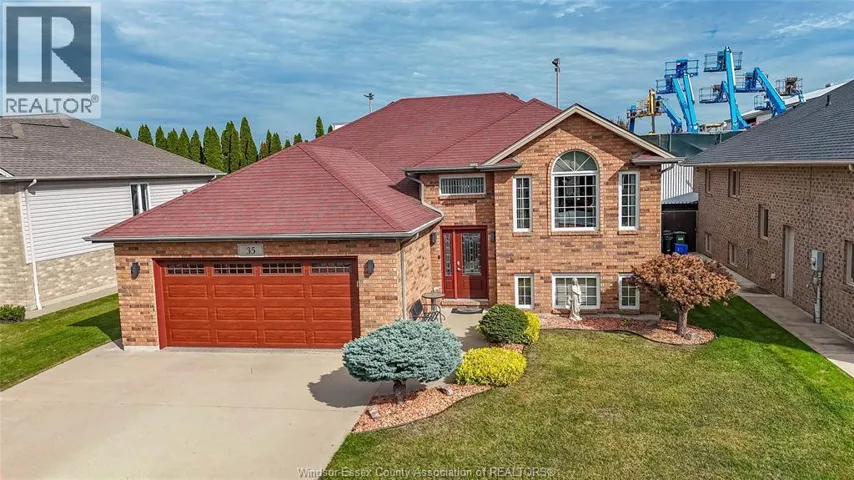 35 SANDY LAKE, Leamington, Ontario N8H5K3