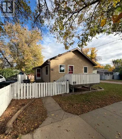 920 Yuill Street SE, Medicine Hat, Alberta T1A0Y8