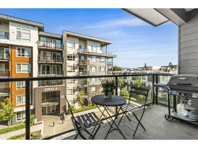 a413 20834 80 AVENUE, Langley, British Columbia V2Y0Y6