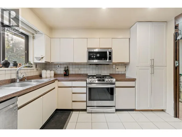 3278 COY AVENUE, Coquitlam, British Columbia V3E3H3