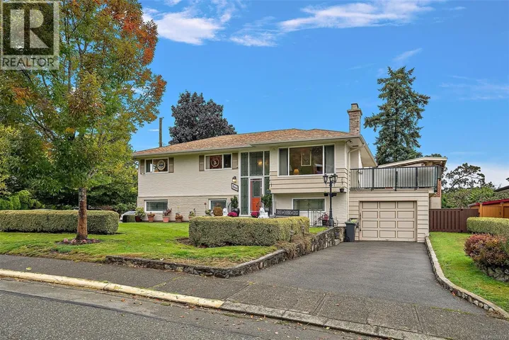 844 Rockheights Ave, Esquimalt, British Columbia V9A6J6