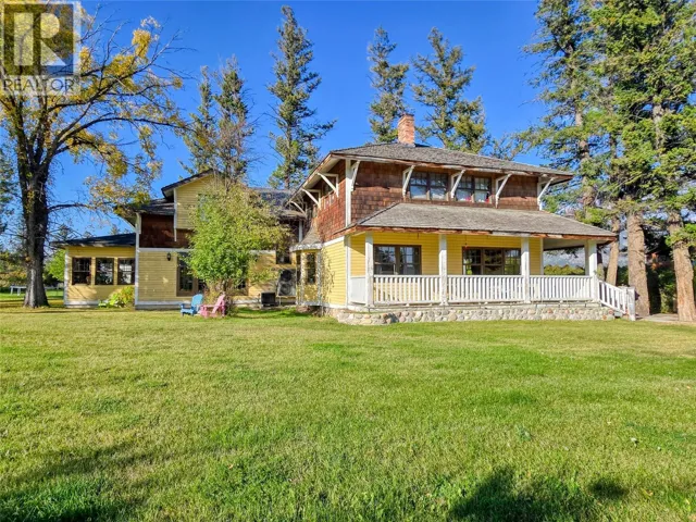 1018 5th Street, Invermere, British Columbia V0A1K0