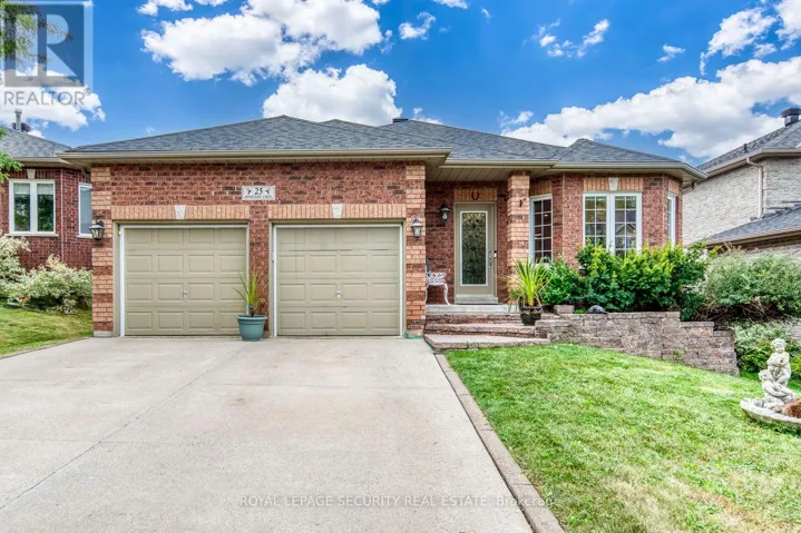 25 PINECLIFF CRESCENT, Barrie (Ardagh), Ontario L4N5V2