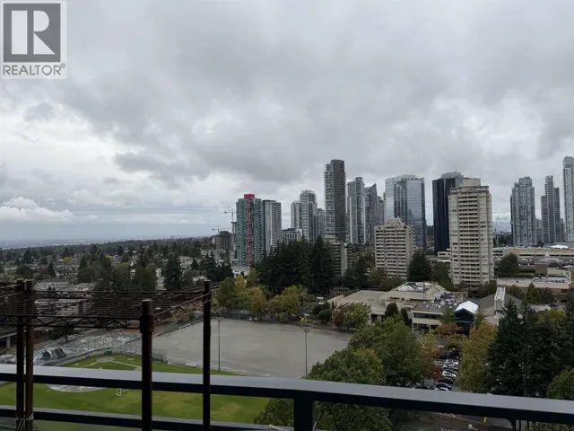 2004 4900 LENNOX LANE, Burnaby, British Columbia V5H0G9