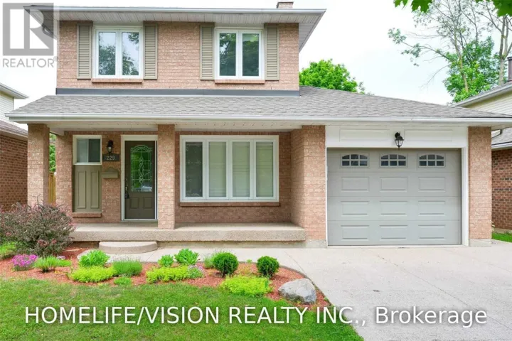 229 VILLAGE WOOD ROAD, Oakville (BR Bronte), Ontario L6L5S6