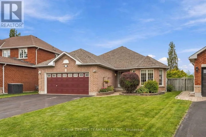 5 PADFIELD DRIVE, Clarington (Bowmanville), Ontario L1C5E4