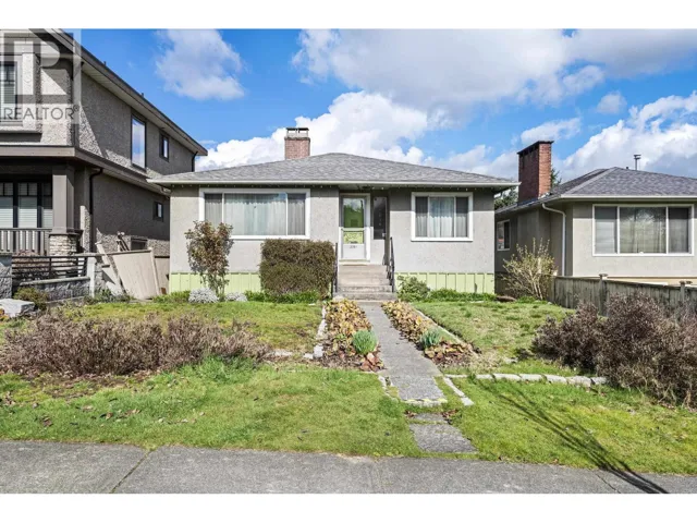 3281 E 2ND AVENUE, Vancouver, British Columbia V5M1G2